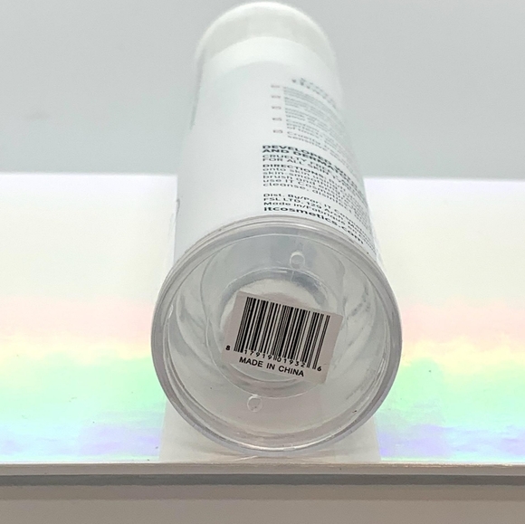 it cosmetics Skin Smoothing Complexion Brush - Picture 4 of 4